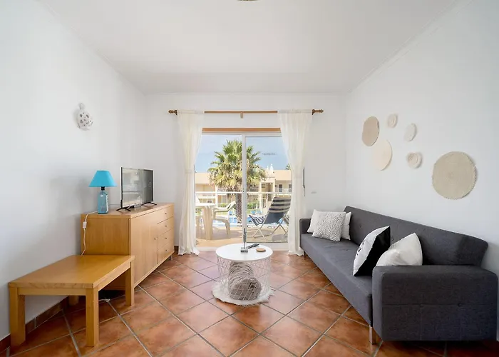 Palm Tree With Pool By Homing Albufeira